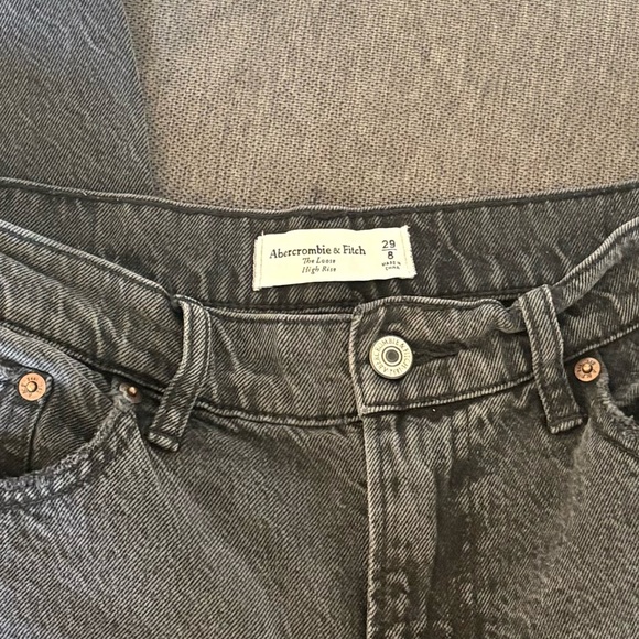 Loose High Rise Abercrombie Jeans - Picture 4 of 4